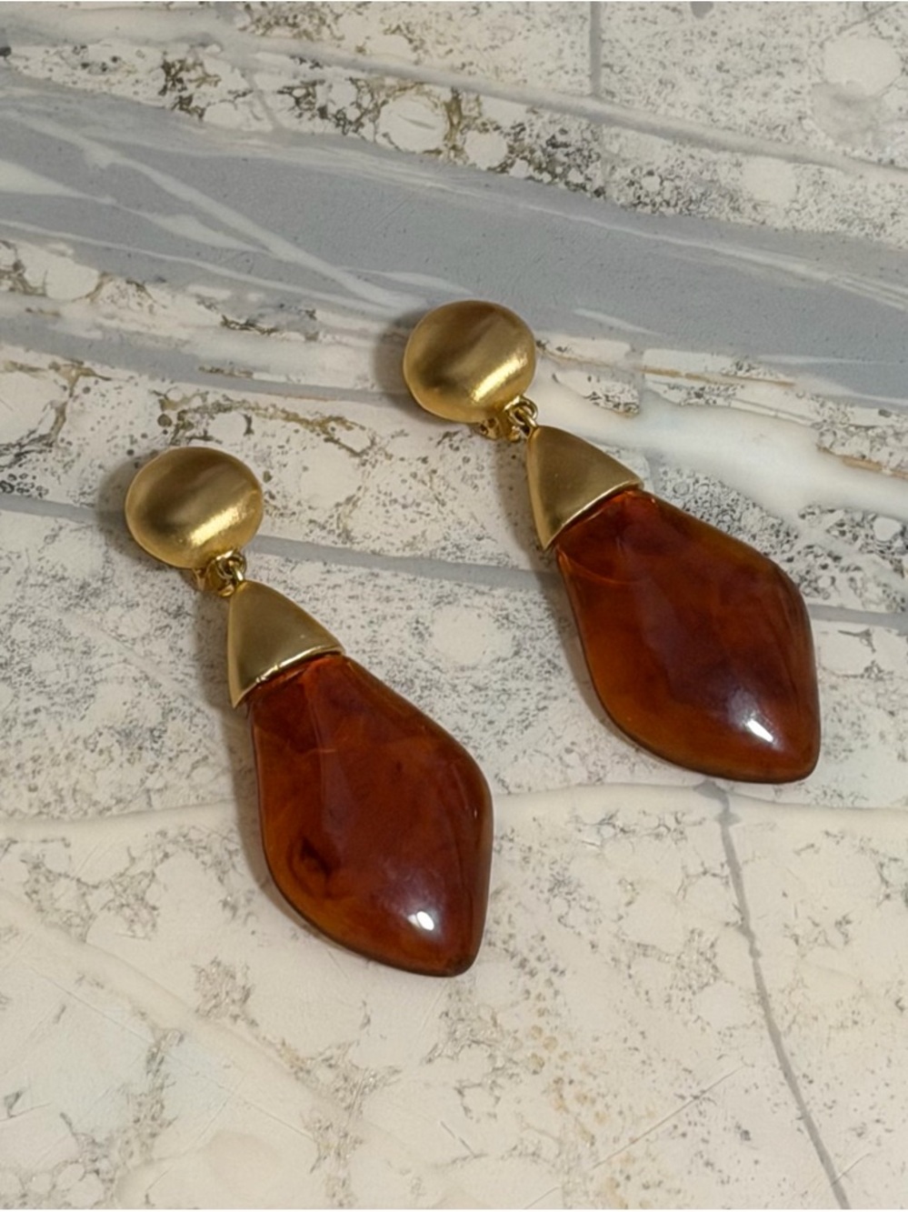 Vintage Signed Givenchy Paris New York Amber Lucite Drop Matte Gold Earrings - Picture 2 of 9